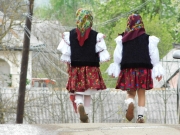 99 young girls easter in maramures